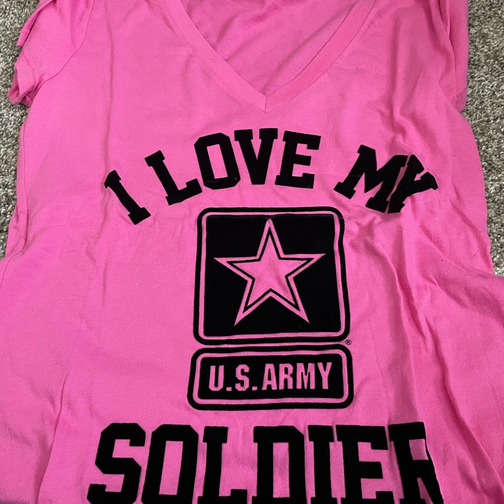 U.S. Army Pink Short Sleeve Tee Bold Graphic Design